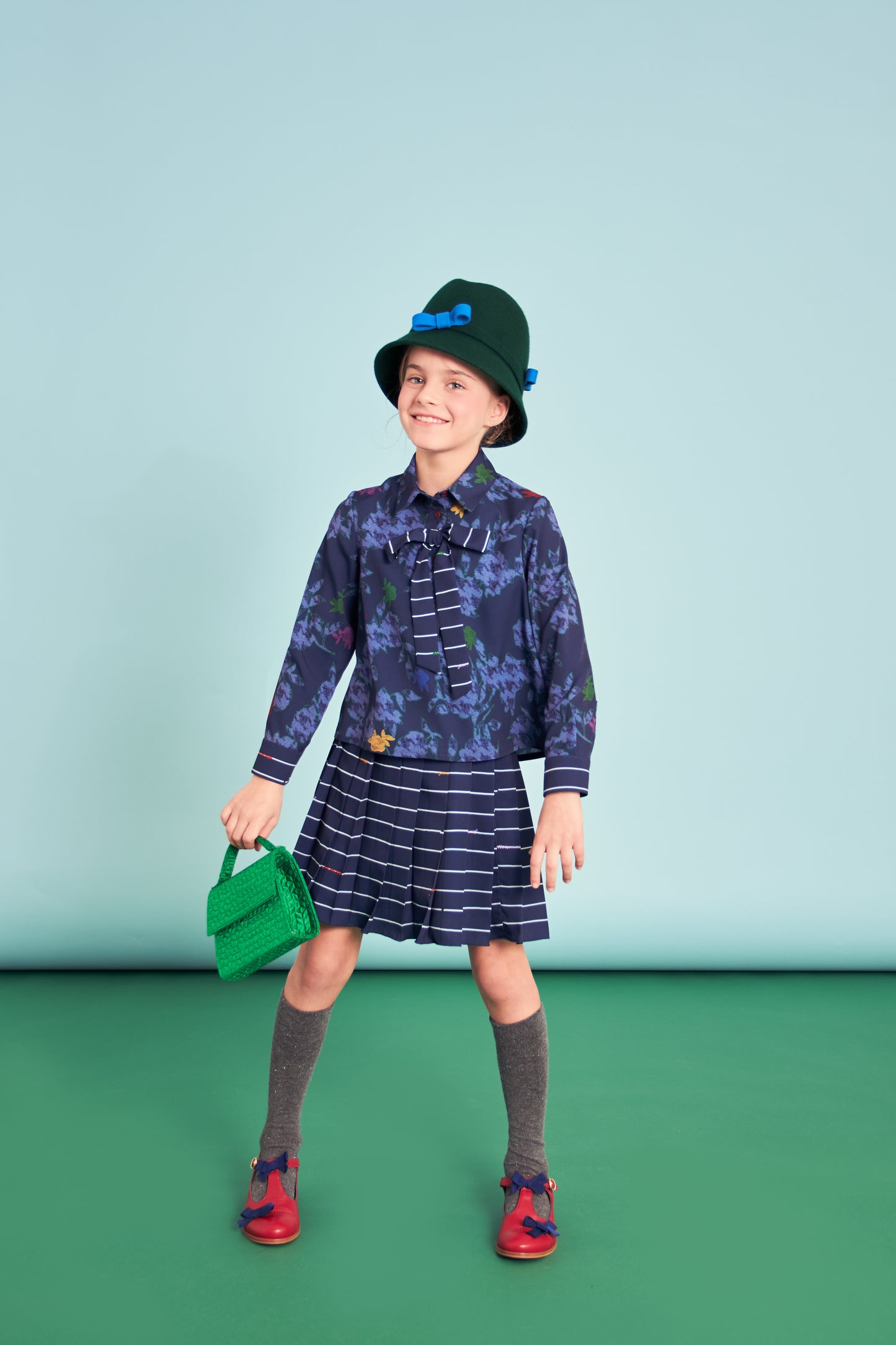 Top stampato con fiocco