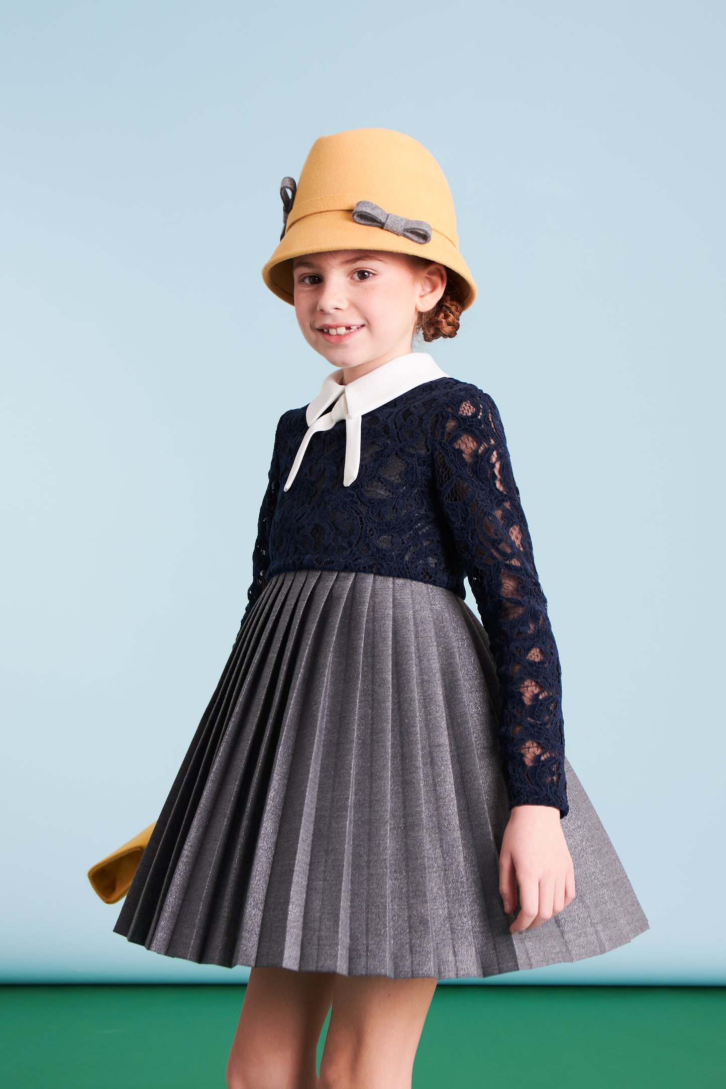 Abito plissato in pizzo vellutato