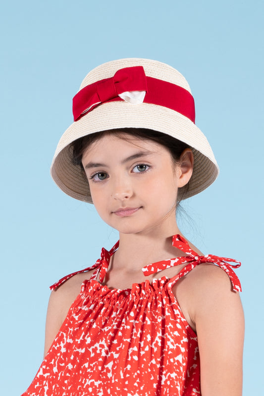 Bombetta in paglia con fiocco